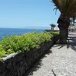 Janias