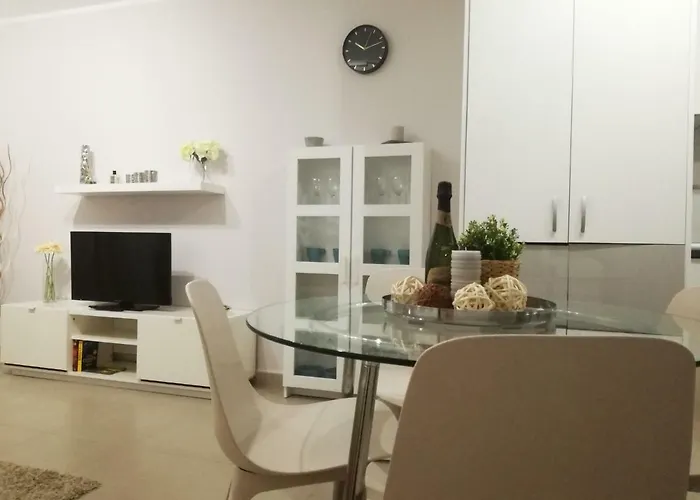 Janias Апартаменты